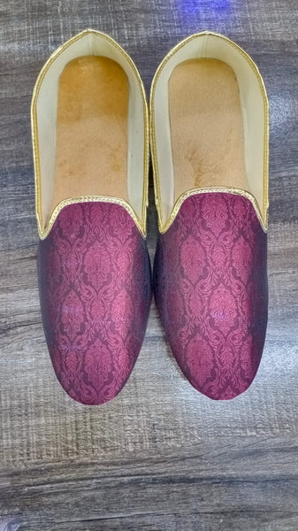 Cream Brocade Mojari Shoes for Men main image 0