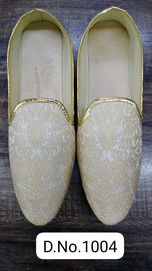 Light Gold Brocade Mojadi D No. 1004