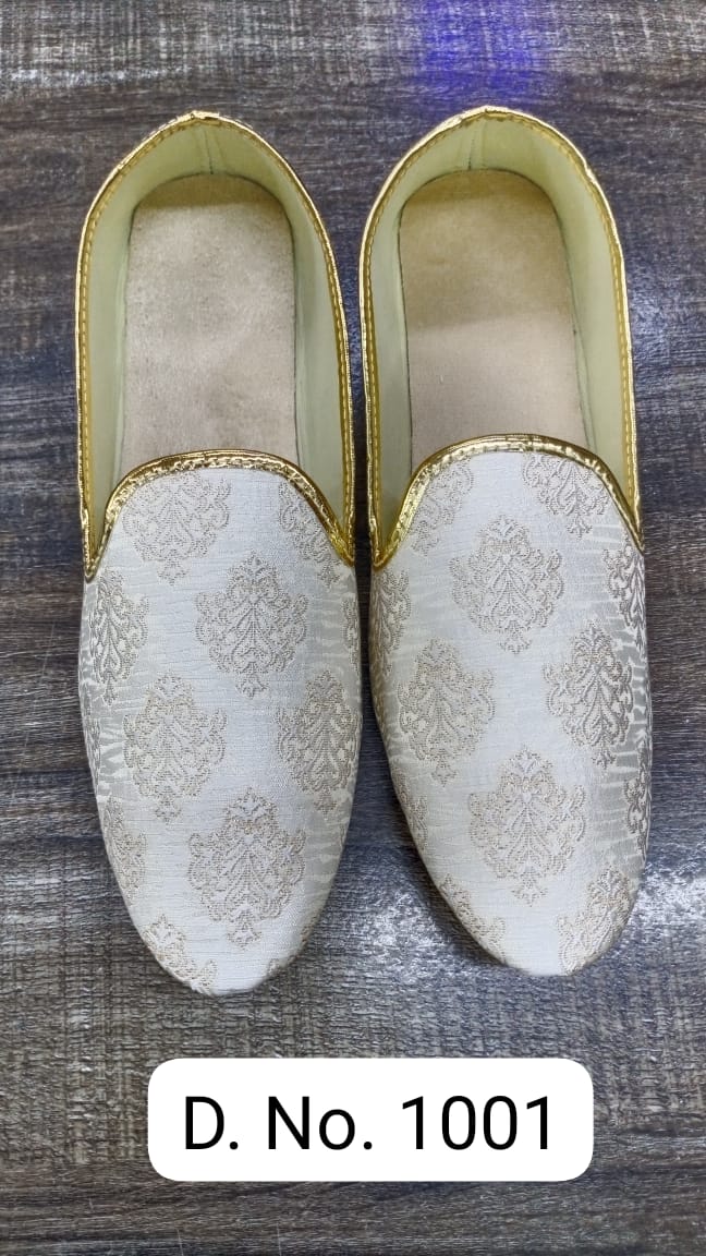 Light Gold Brocade Mojadi D No. 1001