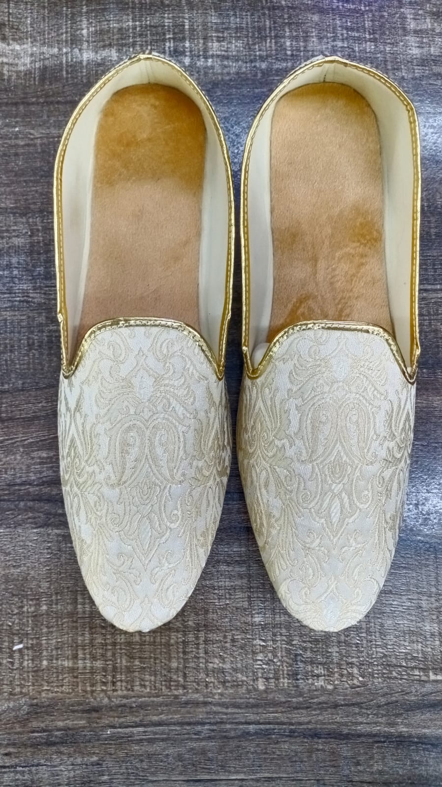 Off White Brocade Mojari Shoes for Men